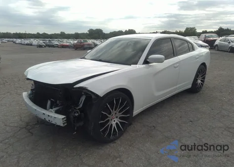 2016 Dodge Charger Sxt z USA, uszkodzony, nr VIN 2C3CDXHG8GH204079